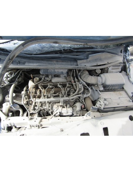 KIA GRAND CARNIVAL 2015%separator% %shop-name%