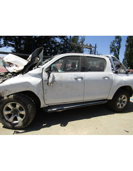 TOYOTA HILUX 2016%separator% %shop-name%