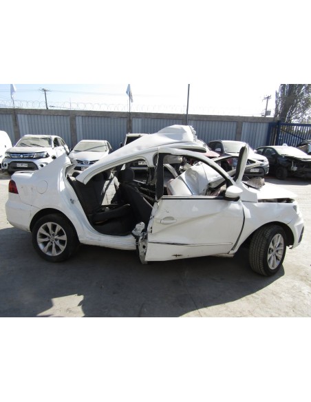 VOLKSWAGEN VOYAGE 2017%separator% %shop-name%