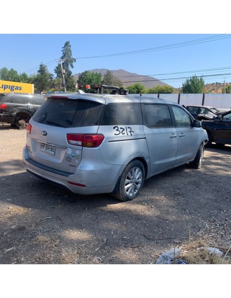 KIA GRAND CARNIVAL 2016%separator% %shop-name%