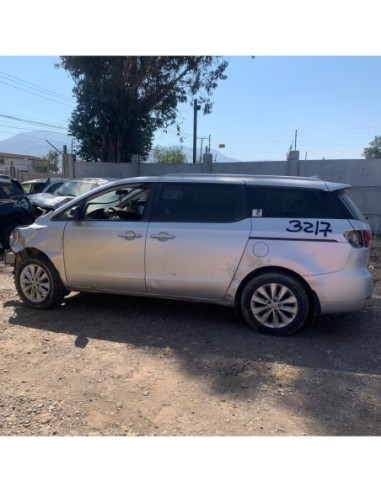 KIA GRAND CARNIVAL 2016%separator% %shop-name%