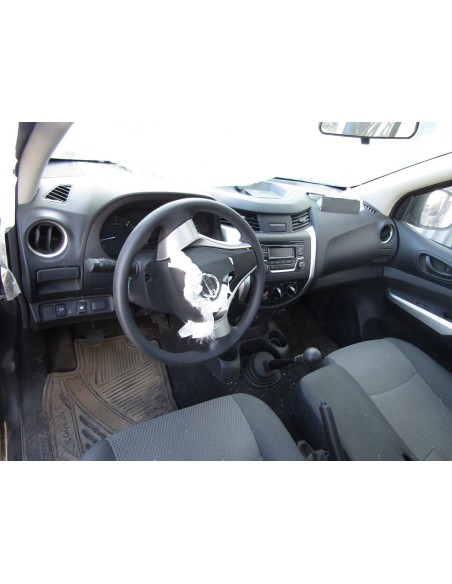 NISSAN NP300 2019%separator% %shop-name%