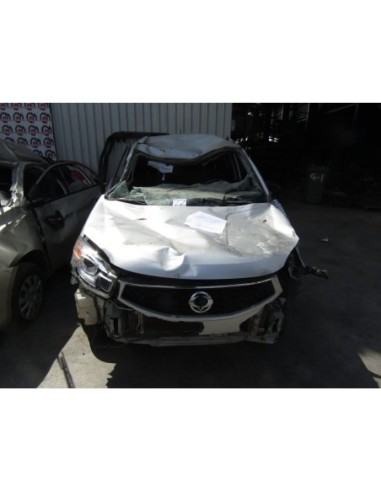 SSANGYONG KORANDO 2015%separator% %shop-name%