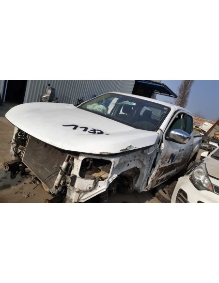 NISSAN NP300 2018%separator% %shop-name%