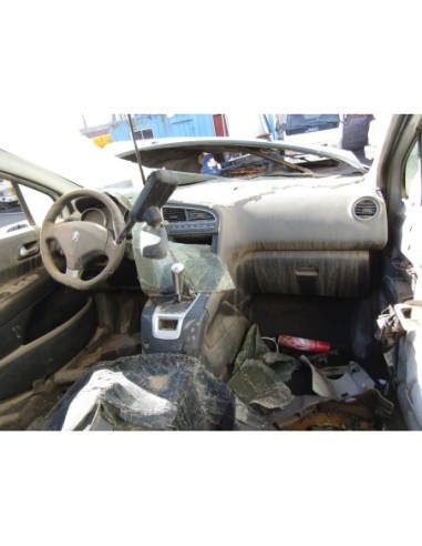 PEUGEOT 5008 2014%separator% %shop-name%