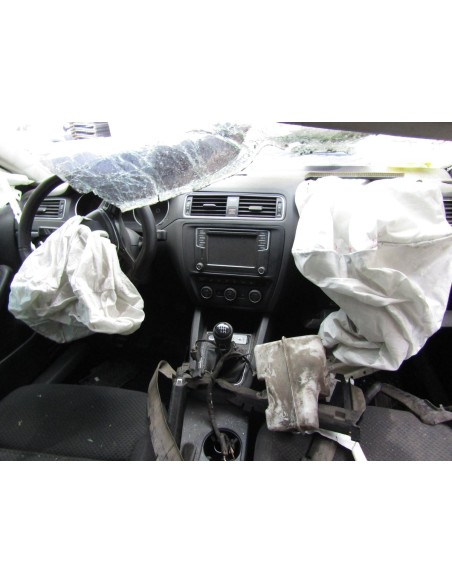 VOLKSWAGEN BORA 2017%separator% %shop-name%