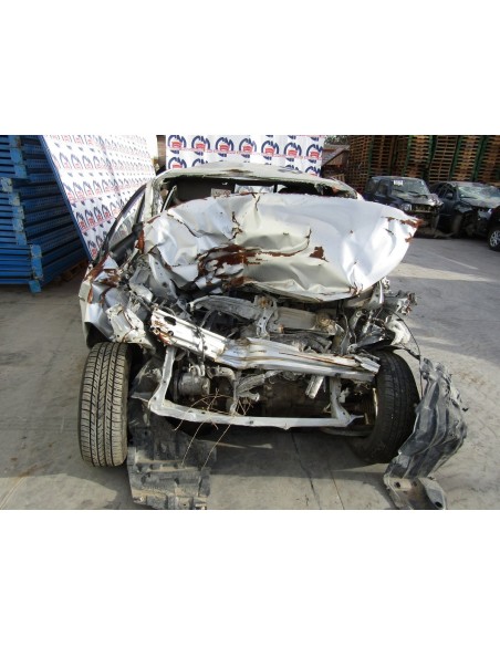 TOYOTA YARIS 2015%separator% %shop-name%