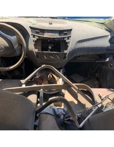 NISSAN NP300 2019%separator% %shop-name%