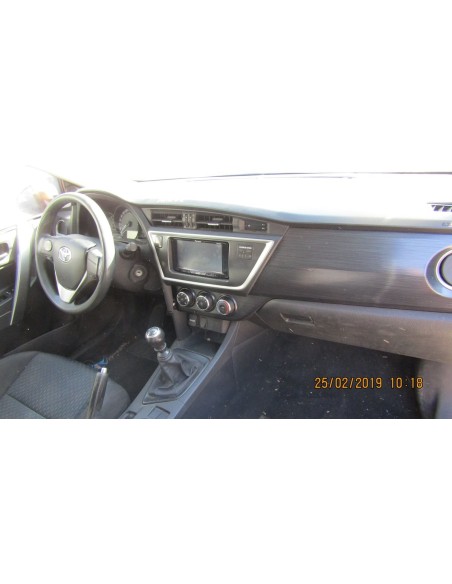 TOYOTA AURIS 2014%separator% %shop-name%