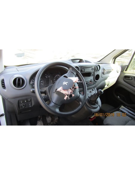 PEUGEOT PARTNER 2017%separator% %shop-name%