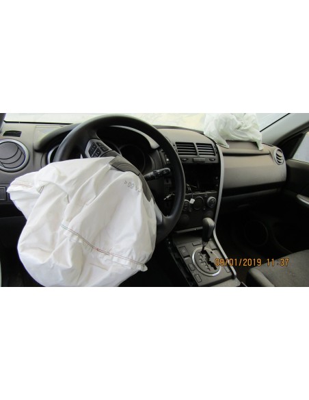 SUZUKI GRAND NOMADE 2015%separator% %shop-name%