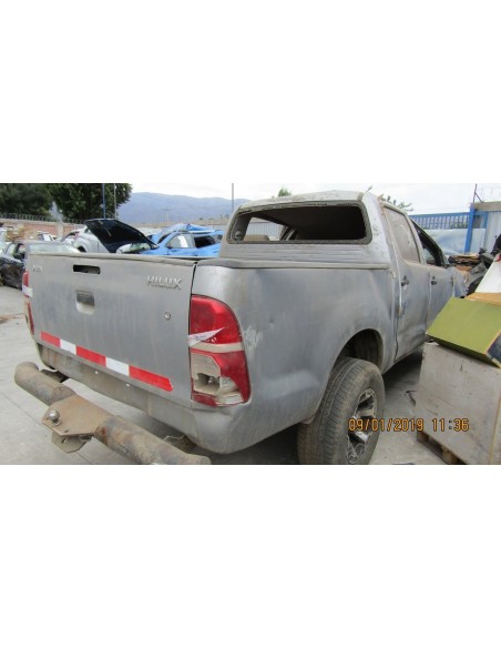 TOYOTA HILUX 2015%separator% %shop-name%
