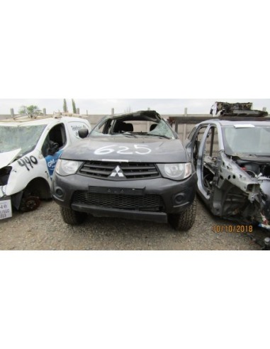 MITSUBISHI L200 PICK UP DOBLE CABINA 2014 4X2 2