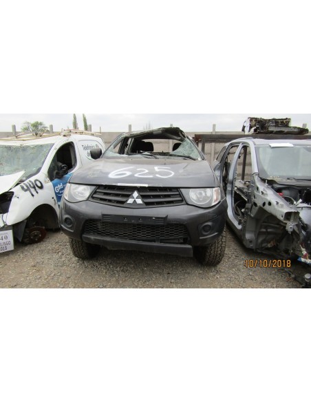 MITSUBISHI L200 PICK UP DOBLE CABINA 2014 4X2 2