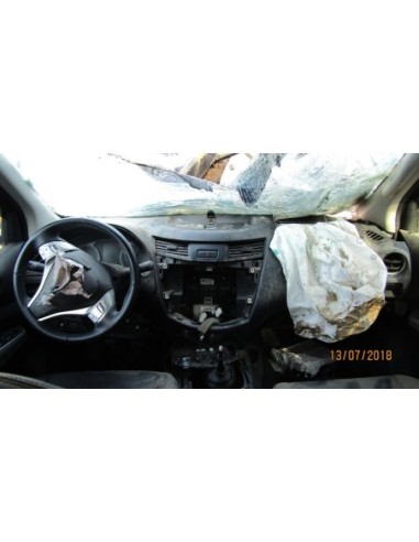 NISSAN NP300 2017%separator% %shop-name%