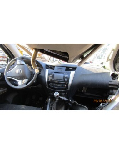 NISSAN NP300 2017%separator% %shop-name%