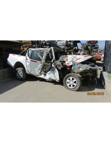 MITSUBISHI L200 PICK UP DOBLE CABINA 2015 4X2 2