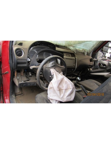 NISSAN NP300 2016%separator% %shop-name%