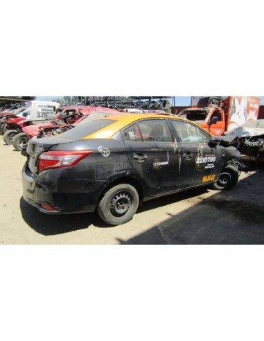 TOYOTA YARIS 2015%separator% %shop-name%