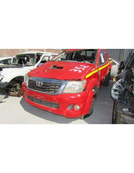 TOYOTA HILUX 2015%separator% %shop-name%