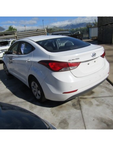 HYUNDAI ELANTRA 2015%separator% %shop-name%