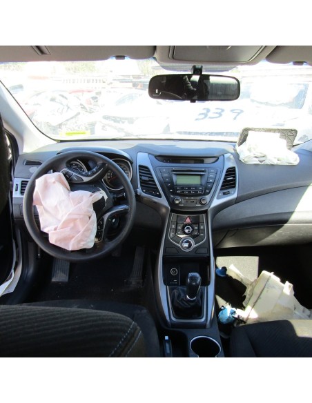 HYUNDAI ELANTRA 2015%separator% %shop-name%