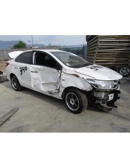 TOYOTA YARIS 2015%separator% %shop-name%