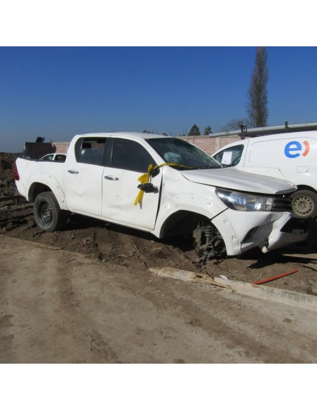 TOYOTA HILUX PICK UP DOBLE CABINA 2016 4X4 2