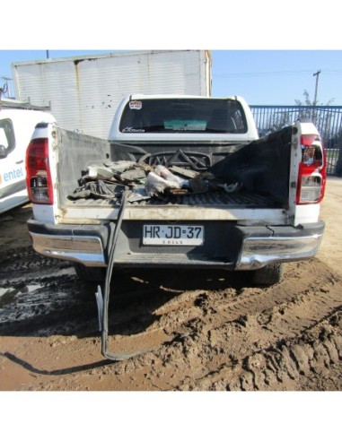 TOYOTA HILUX 2016%separator% %shop-name%