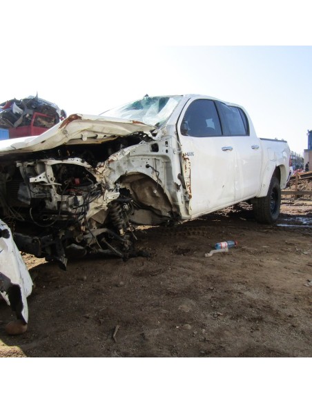 TOYOTA HILUX 2016%separator% %shop-name%