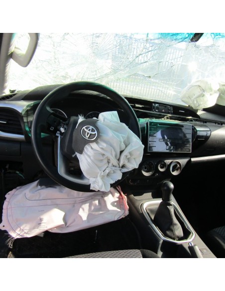 TOYOTA HILUX 2016%separator% %shop-name%