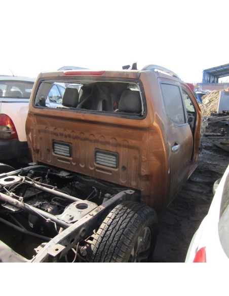 NISSAN NP300 PICK UP DOBLE CABINA 2015 4X4 2