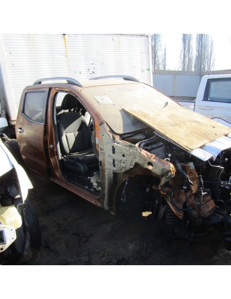 NISSAN NP300 2015%separator% %shop-name%