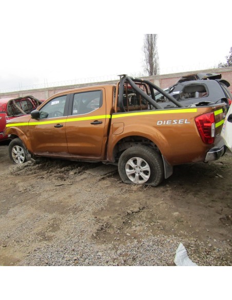 NISSAN NP300 2017%separator% %shop-name%