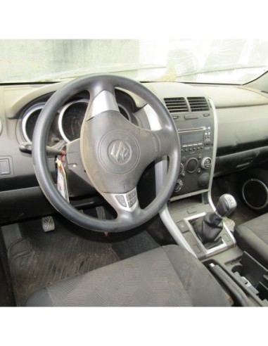 SUZUKI GRAND NOMADE 2015%separator% %shop-name%