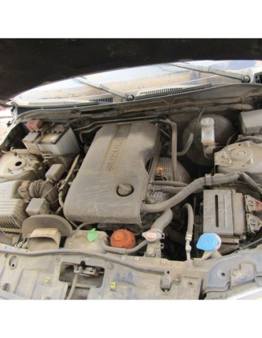 SUZUKI GRAND NOMADE 2015%separator% %shop-name%