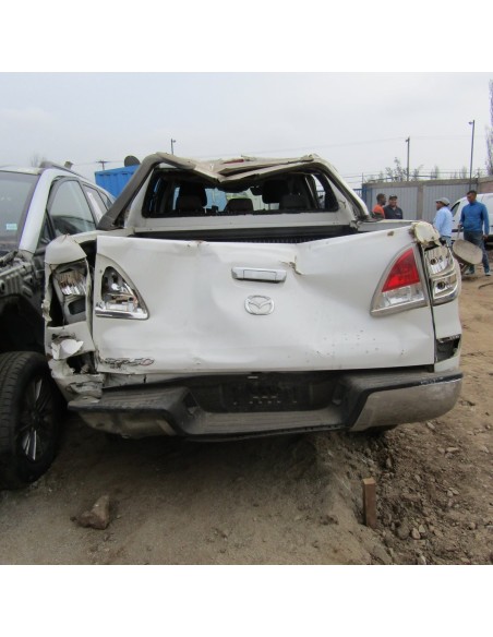 MAZDA BT50 2015%separator% %shop-name%