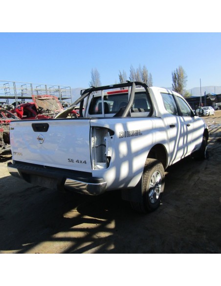 NISSAN NP300 2017%separator% %shop-name%