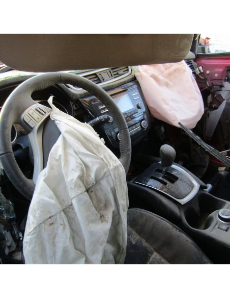 NISSAN X-TRAIL 2015%separator% %shop-name%