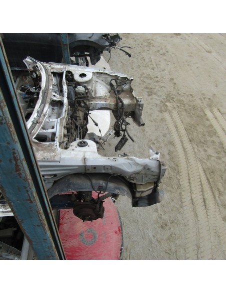 NISSAN V16 SEDAN 2000 4X2 1