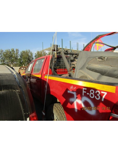 TOYOTA HILUX 2013%separator% %shop-name%