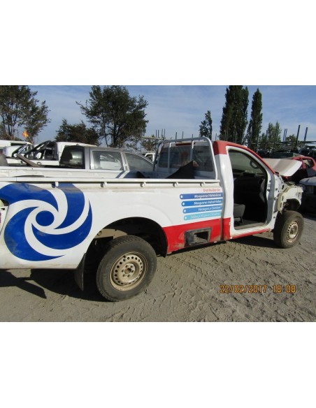 NISSAN NP300 2016%separator% %shop-name%