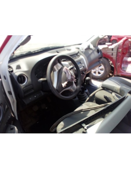 NISSAN NP300 2016%separator% %shop-name%