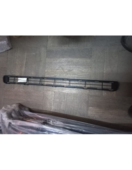 REJILLA PARACHOQUE CENTRAL TOYOTA RAV4 2007 - 2009 NEGRO