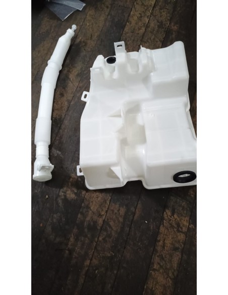 DEPOSITO DE LIMPIA PARABRISA MITSUBISHI L200 2016 - 2019