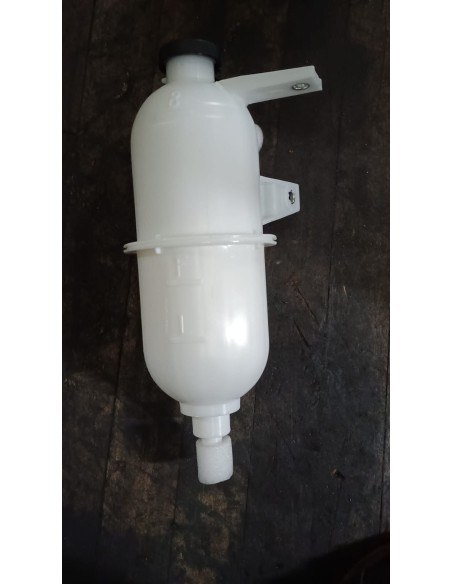 DEPOSITO AUXILIAR TOYOTA HILUX 2006 - 2015