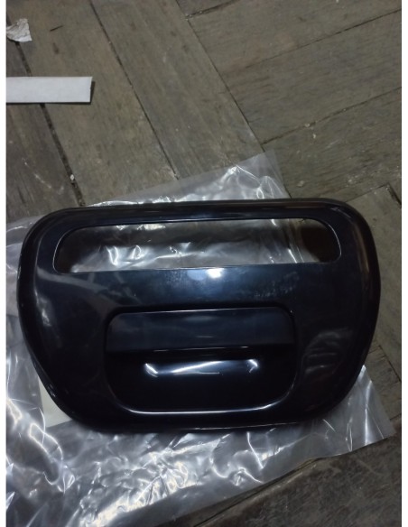 MANILLA DE PORTALON MITSUBISHI L200 2007 - 2014 NEGRO