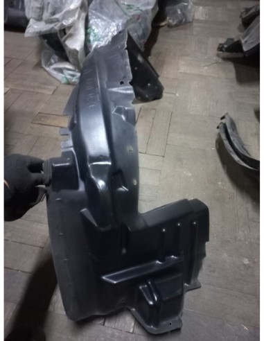 GUARDAFANGO DELANTERO DERECHO CHEVROLET DMAX 2010 - 2014 NEGRO