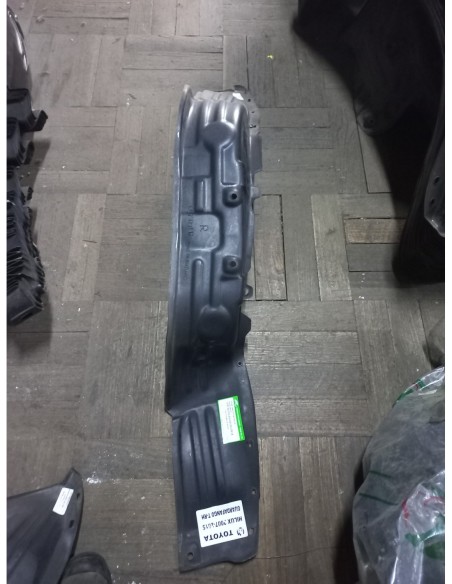 GUARDAFANGO TRASERO DERECHO TOYOTA HILUX 2007 - 2015 NEGRO