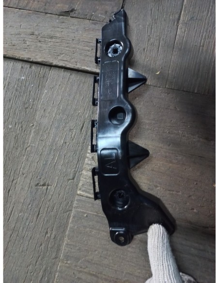 MENSULA DE PARACHOQUE TRASERO IZQUIERDO TOYOTA RAIZE 2022 - 2024 NEGRO